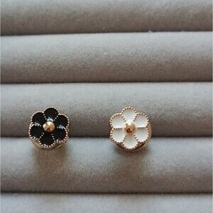 Black and white six petal flowers brooch/pins
